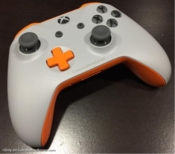 CommodoreServer Themed Xbox One Controller